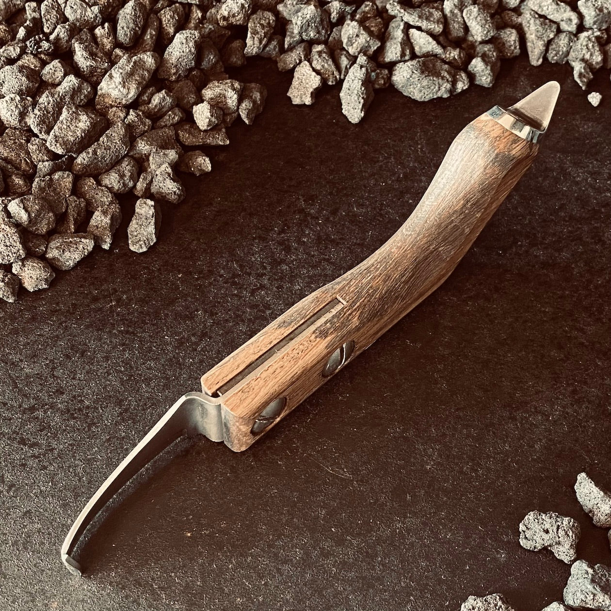 Straight Knife